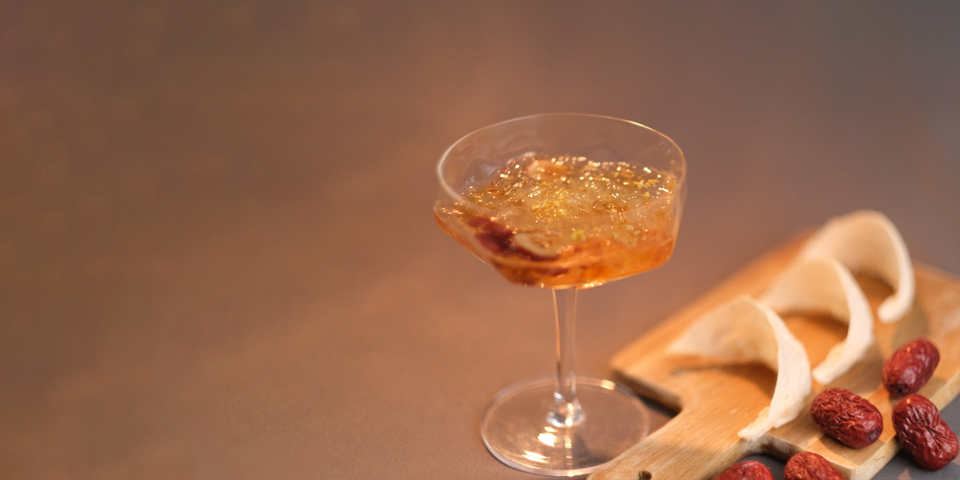 專研燕窩蟲草燉制技術